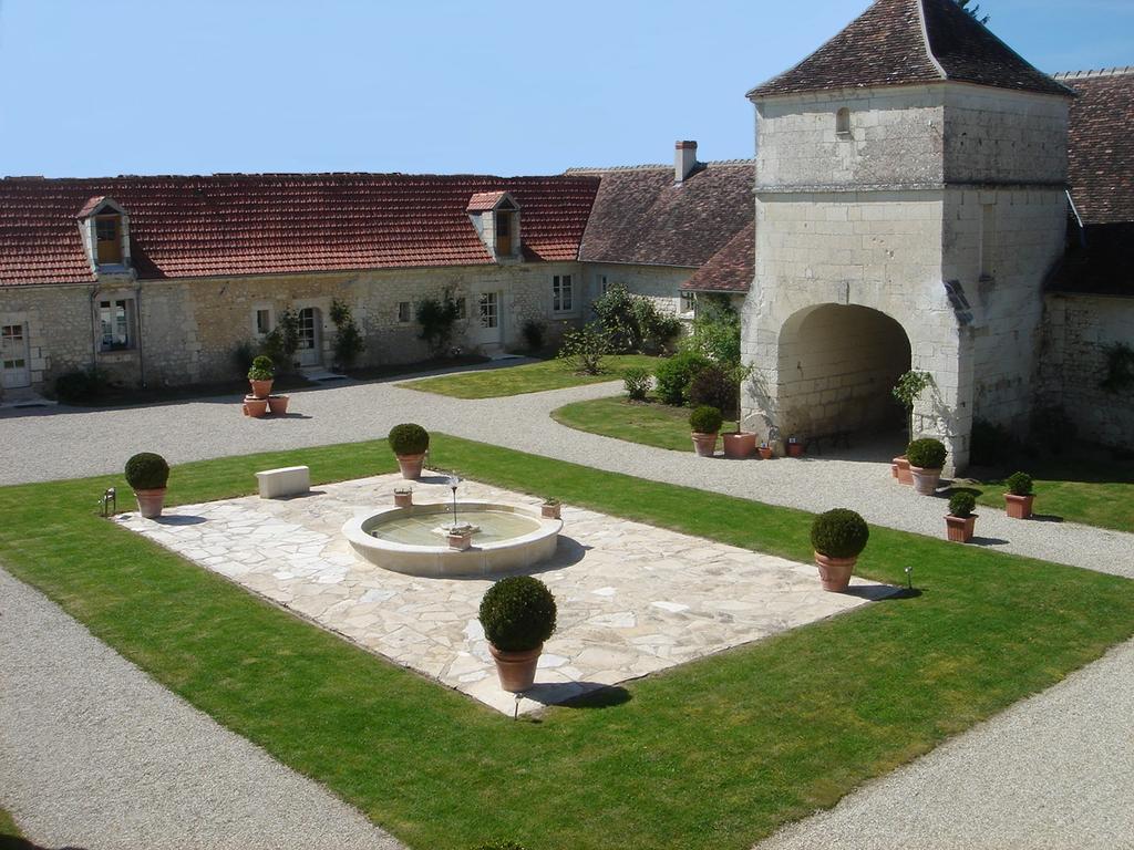 Aparthotel Manoir De La Rousselliere Loches Exterior foto