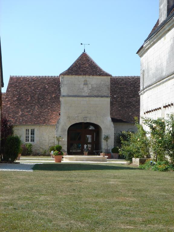 Aparthotel Manoir De La Rousselliere Loches Exterior foto