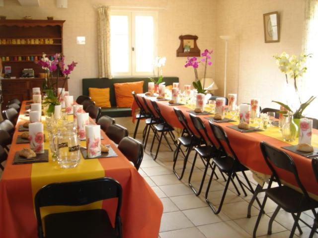 Aparthotel Manoir De La Rousselliere Loches Zimmer foto