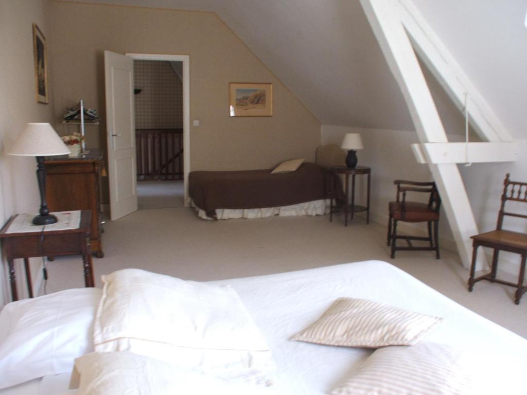 Aparthotel Manoir De La Rousselliere Loches Zimmer foto