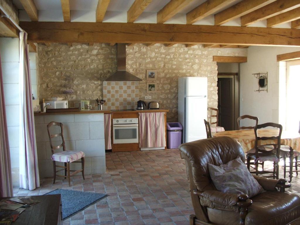 Aparthotel Manoir De La Rousselliere Loches Zimmer foto