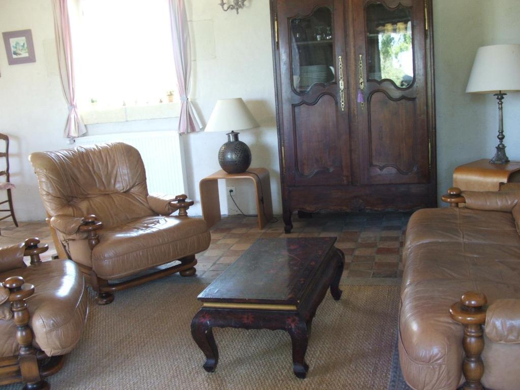 Aparthotel Manoir De La Rousselliere Loches Zimmer foto