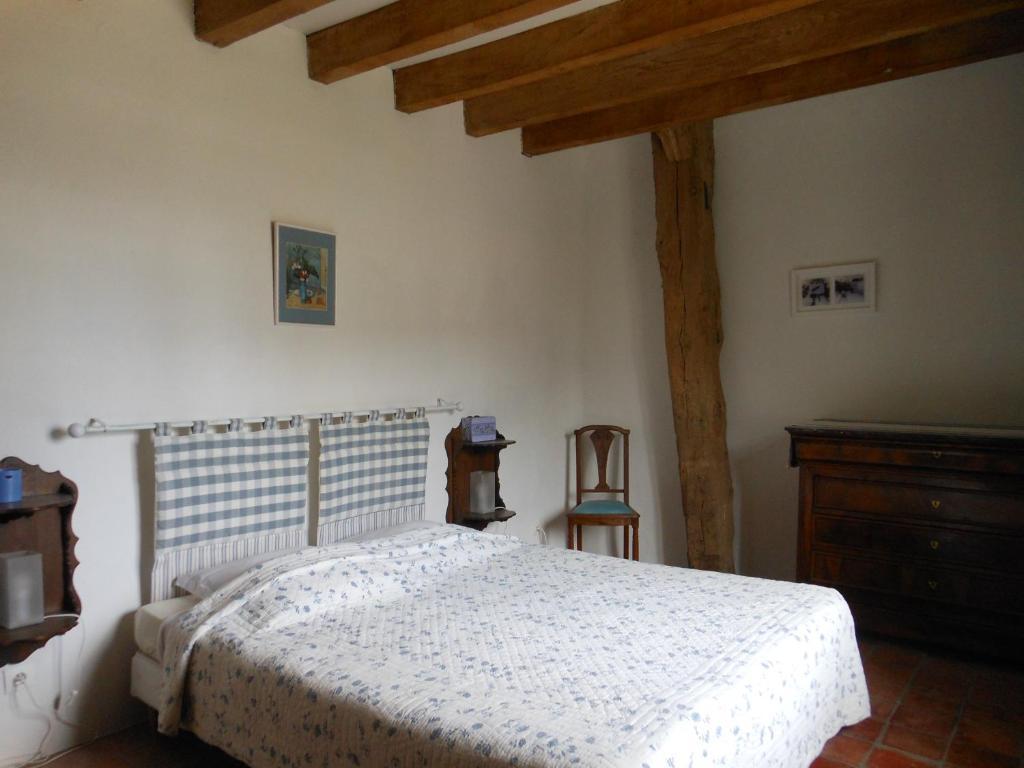 Aparthotel Manoir De La Rousselliere Loches Zimmer foto