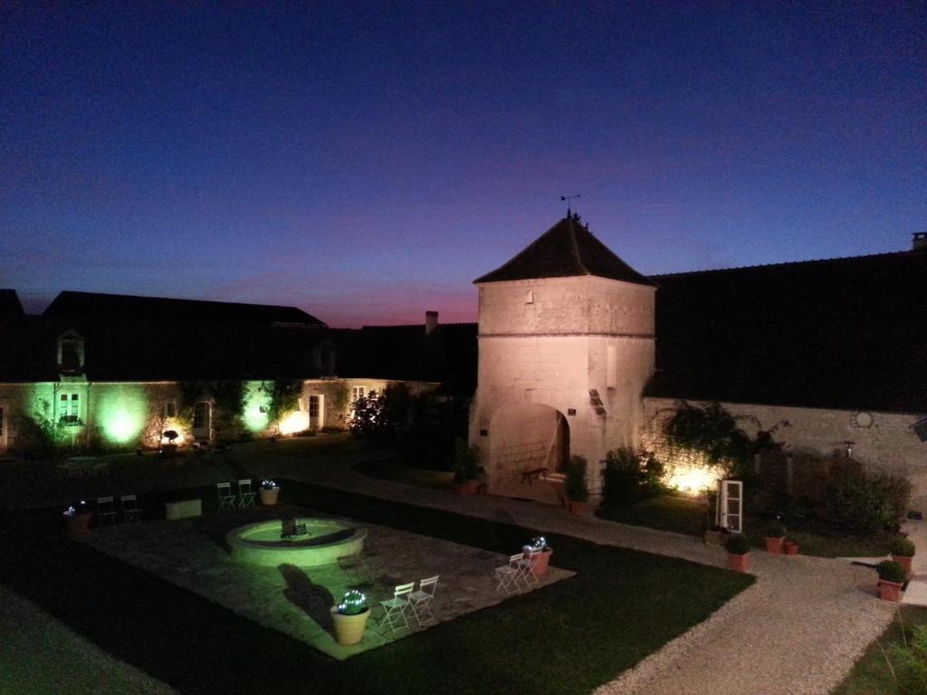 Aparthotel Manoir De La Rousselliere Loches Exterior foto